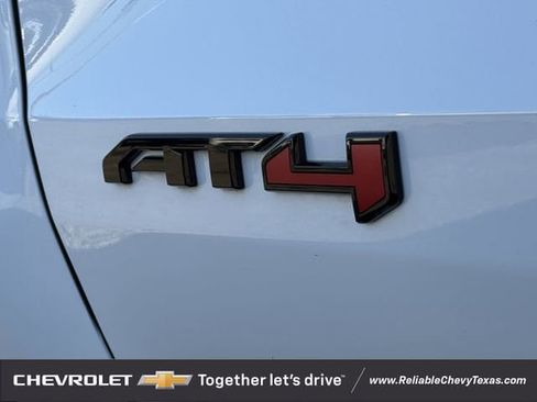 Certified 2025 GMC Canyon AT4 w/ LPO, Off Road Lift Package image 11