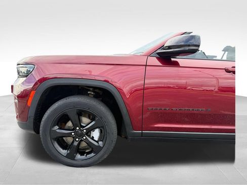 Used 2023 Jeep Grand Cherokee Limited w/ Black Appearance Package RWD image 24