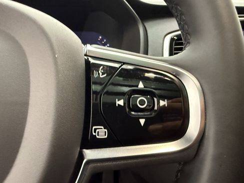 Certified 2024 Volvo XC90 B6 Plus w/ Protection Package Premier AWD/4WD image 17