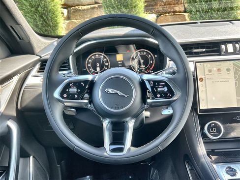 Used 2025 Jaguar F-PACE R-Dynamic S image 21