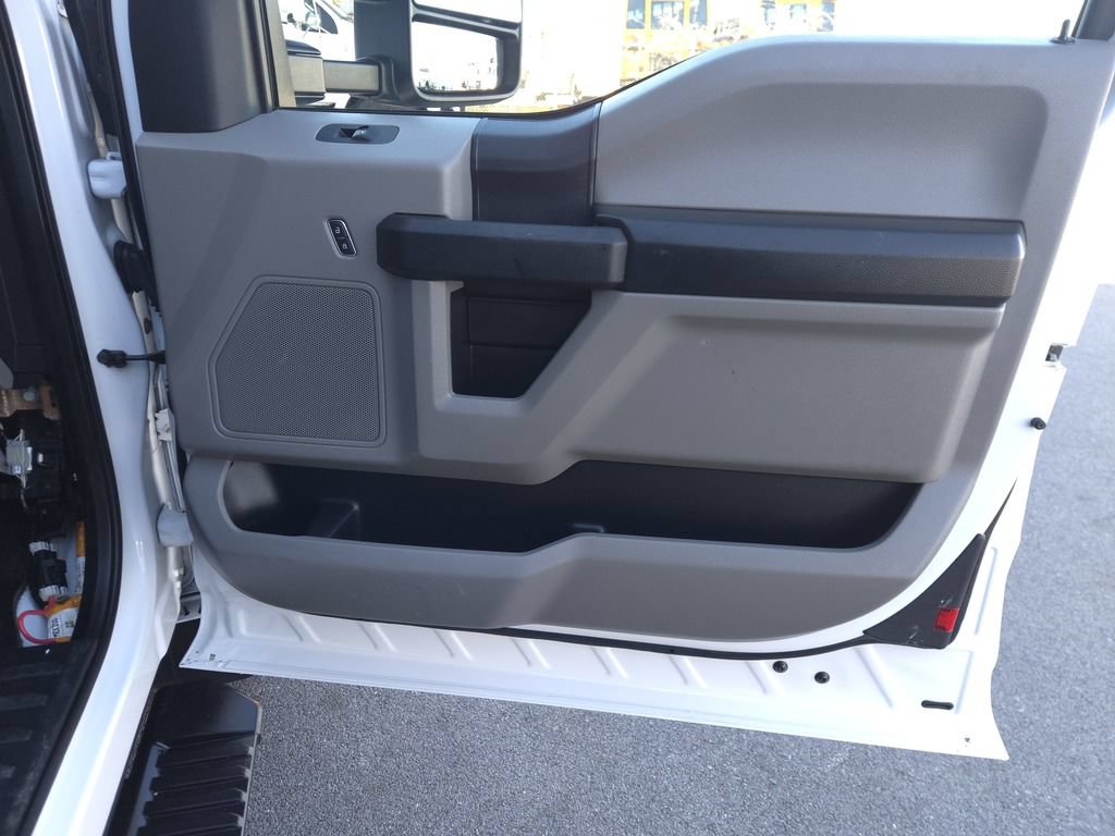 Used 2017 Ford F250 XL w/ Power Equipment Group AWD/4WD image 16