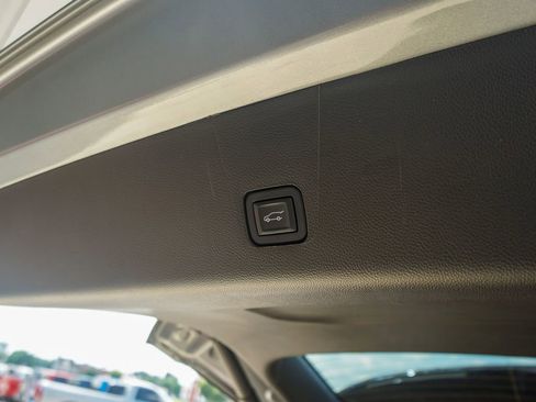 Used 2023 Chevrolet Traverse Premier w/ Redline Edition image 43