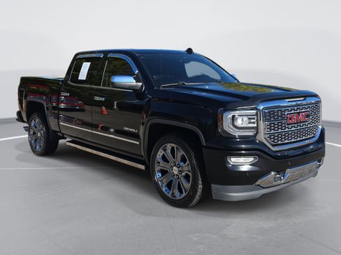 Used 2017 GMC Sierra 1500 Denali w/ Denali Ultimate Package image 3
