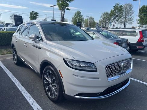 Used 2022 Lincoln Nautilus Reserve FWD image 2