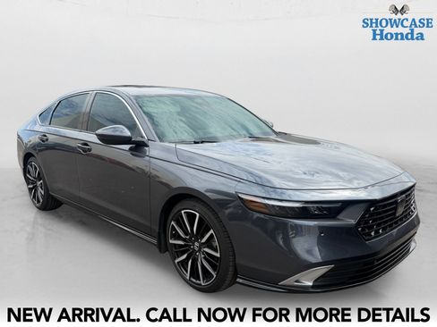 Used 2024 Honda Accord Touring image 6