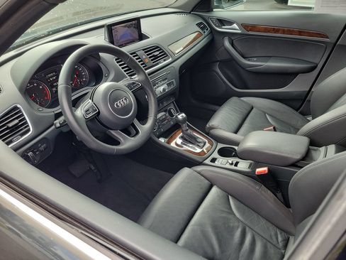 Used 2018 Audi Q3 2.0T Premium Plus w/ Premium Plus Package AWD/4WD image 3