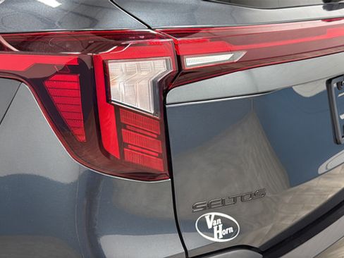 Used 2025 Kia Seltos X-Line AWD/4WD image 37