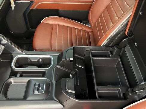 Used 2024 GMC Sierra 2500 Denali Ultimate image 24