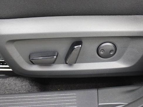 Certified 2026 Nissan Rogue SV FWD image 18