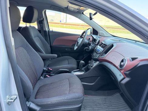 Used 2014 Chevrolet Sonic LT image 21