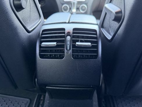 Used 2013 Mercedes-Benz C 300 4MATIC Sedan image 28