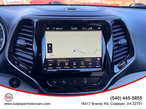 Used 2019 Jeep Cherokee Limited w/ Technology Group image 24