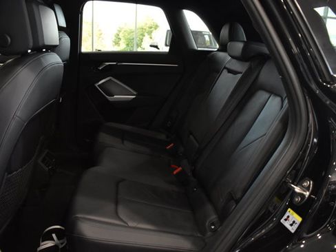 Used 2022 Audi Q3 2.0T Premium image 25