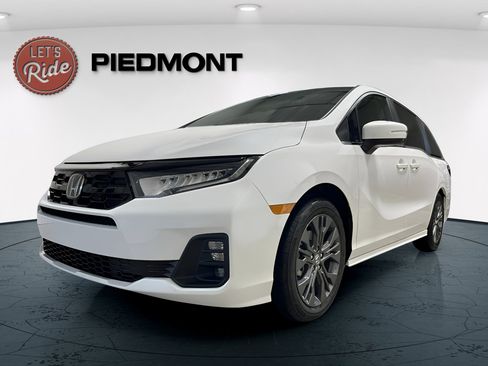 New 2026 Honda Odyssey Touring image 8