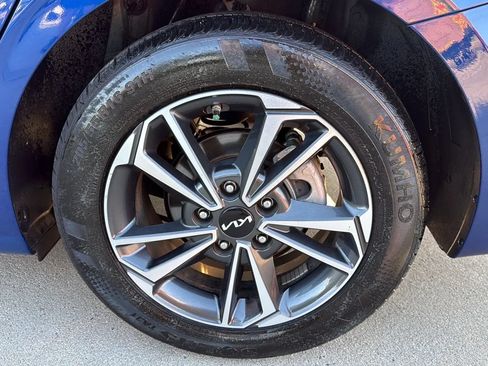 Used 2024 Kia Forte LXS w/ LXS Technology Package FWD image 14