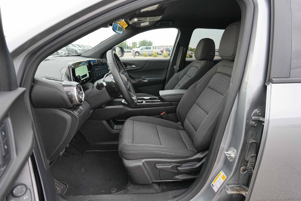 Used 2026 Chevrolet Equinox LT AWD/4WD image 18