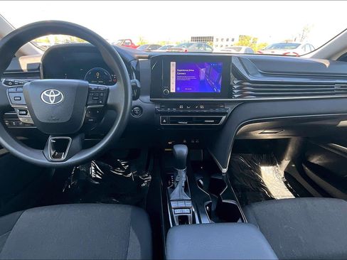 Used 2025 Toyota Camry LE image 14