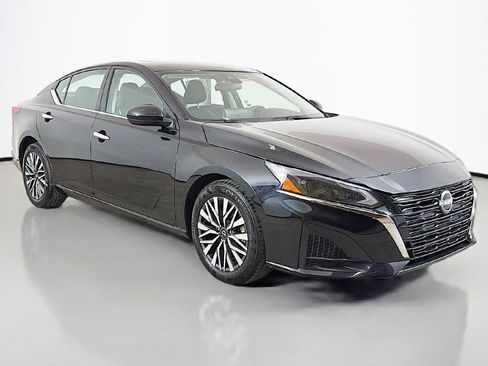 Used 2023 Nissan Altima 2.5 SV w/ SV Premium Package FWD image 43