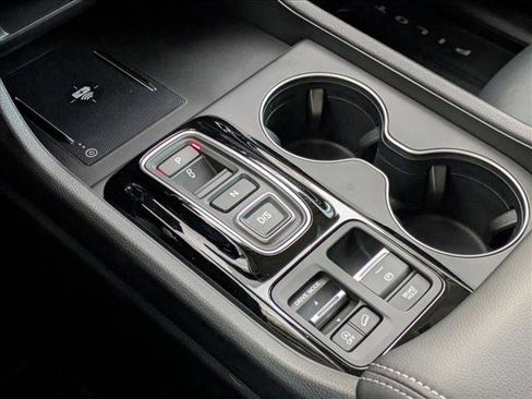 Used 2025 Honda Pilot EX-L image 12