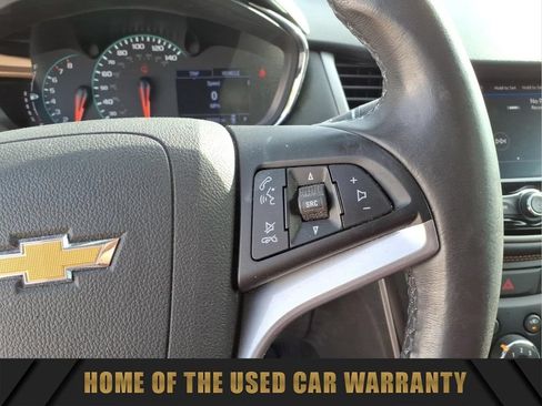 Used 2020 Chevrolet Trax LT w/ Sun & Sound Package FWD image 22