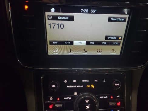 Used 2017 Lincoln Continental Select w/ Climate Package image 25