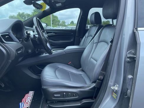 Used 2023 Buick Enclave Premium image 20