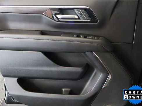 Used 2025 Chevrolet Suburban LT AWD/4WD image 35