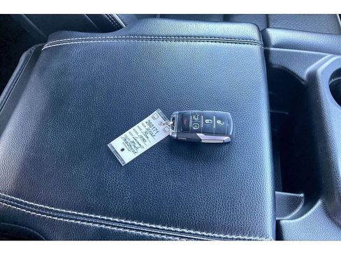 Used 2023 RAM 1500 Laramie AWD/4WD image 11