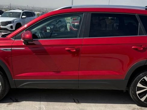Used 2023 Volkswagen Taos SE FWD image 6