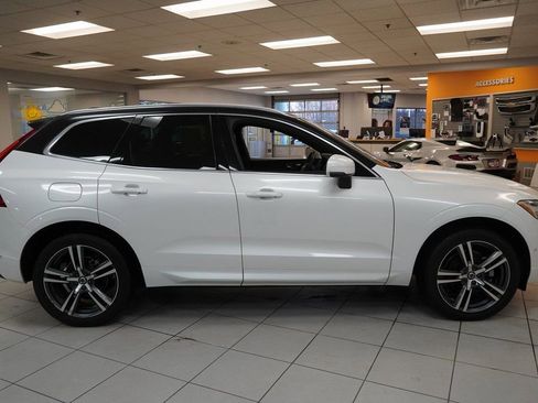 Used 2019 Volvo XC60 T5 Momentum w/ Multimedia Package image 16