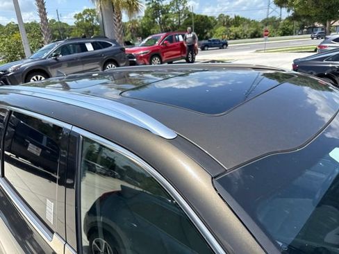 Used 2020 Kia Telluride SX w/ Towing Package FWD image 3