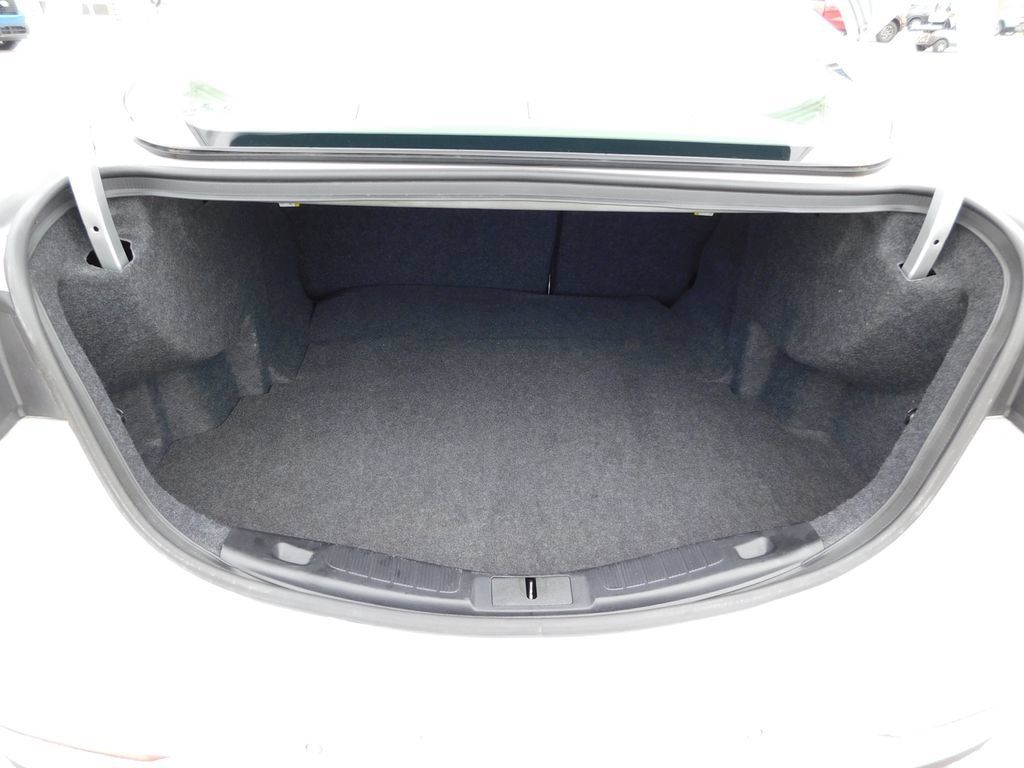 Used 2019 Ford Fusion SE FWD image 17