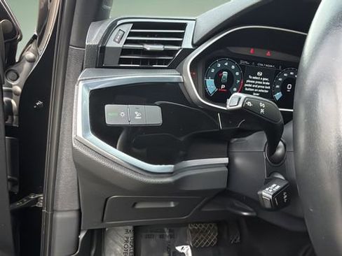 Used 2023 Audi Q3 2.0T Premium image 22