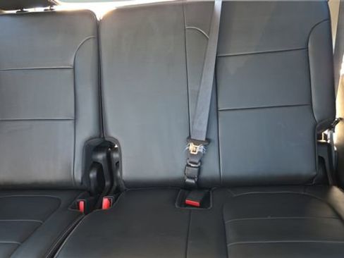 Used 2021 Chevrolet Traverse Premier image 14