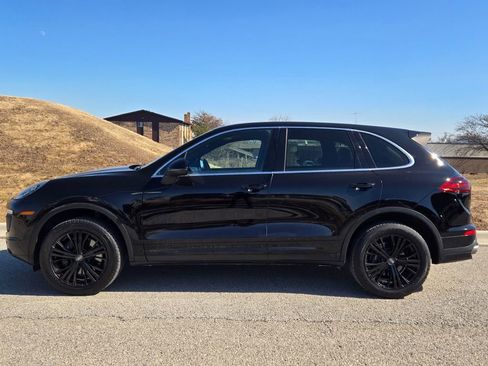 Used 2018 Porsche Cayenne image 2