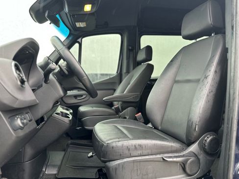 Used 2021 Mercedes-Benz Sprinter 2500 image 5