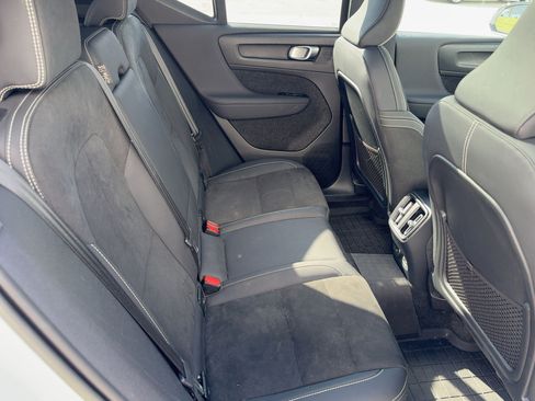 Certified 2023 Volvo XC40 Recharge Ultimate image 28