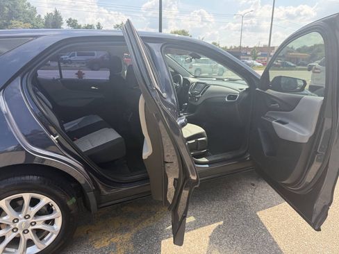 Used 2018 Chevrolet Equinox LS FWD image 12