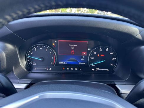 Certified 2022 Ford Explorer XLT w/ Equipment Group 202A AWD/4WD image 27