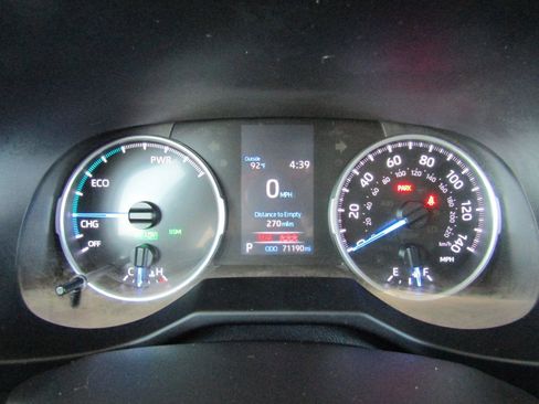 Used 2021 Toyota RAV4 XLE w/ Convenience Package AWD/4WD image 15