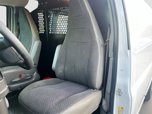 Used 2024 GMC Savana 2500 w/ Driver Convenience Package image 18