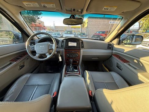 Used 2007 Jeep Grand Cherokee Limited image 14