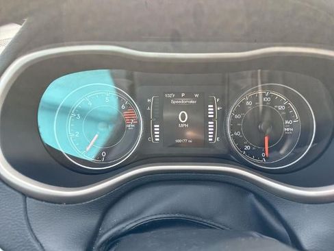Used 2016 Jeep Cherokee Latitude AWD/4WD image 12