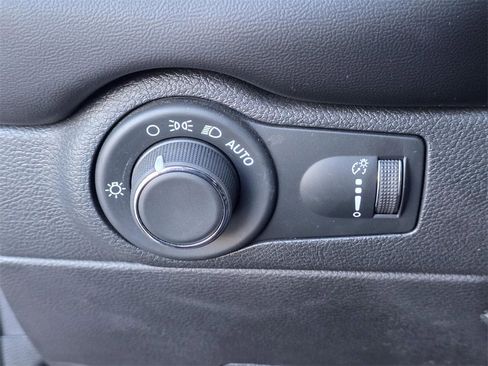 Used 2023 Dodge Durango GT image 25