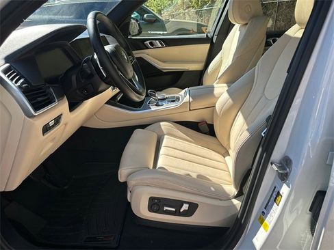 Used 2022 BMW X5 sDrive40i w/ Parking Assistance Package image 9