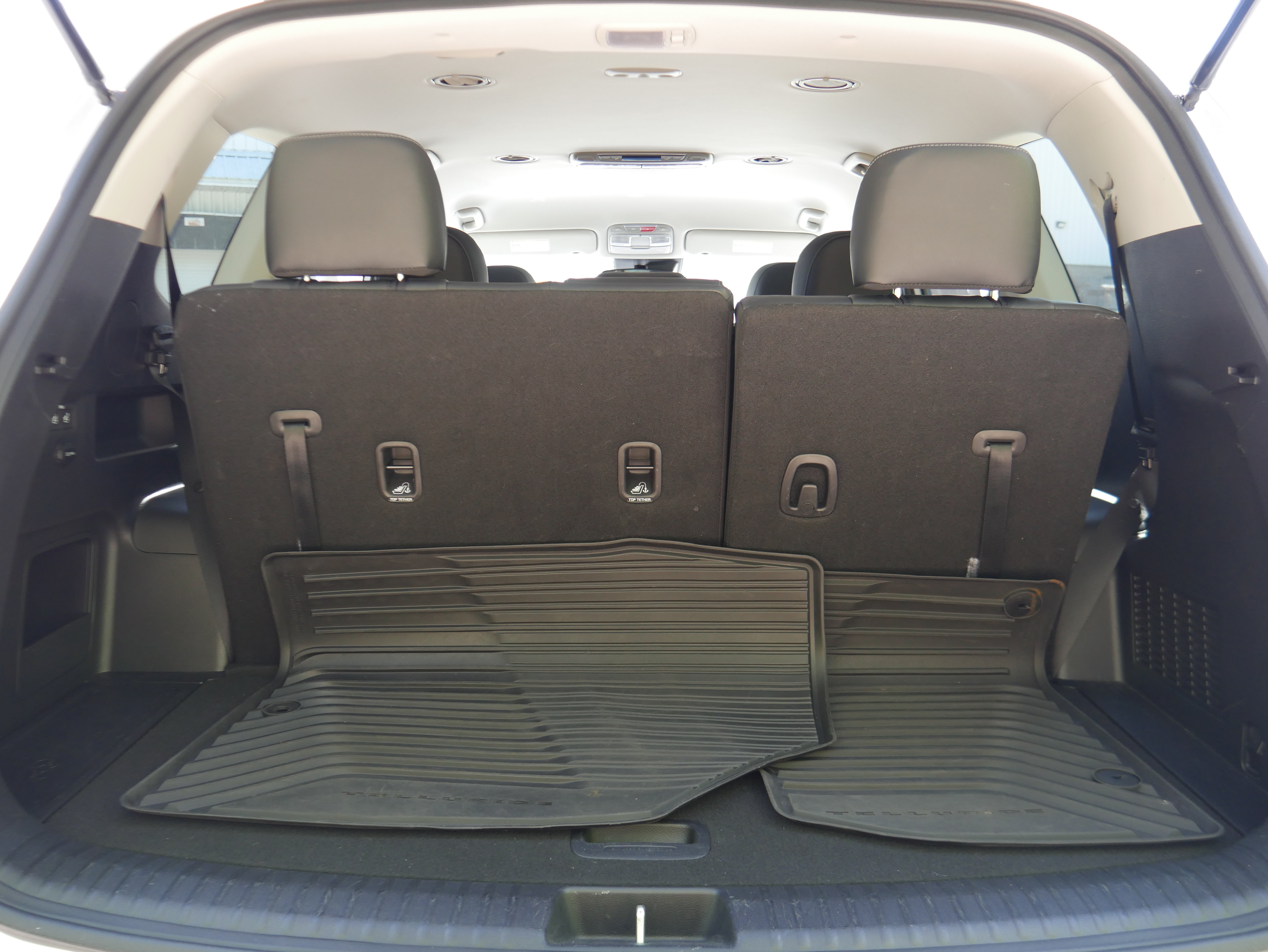 Certified 2025 Kia Telluride LX FWD image 6