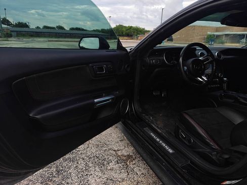 Used 2019 Ford Mustang GT Premium w/ Equipment Group 401A RWD image 11