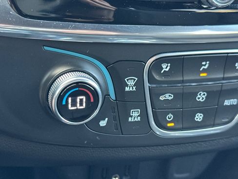 Certified 2023 Chevrolet Traverse LT FWD image 28