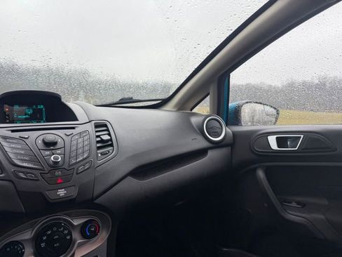 Used 2015 Ford Fiesta SE image 10