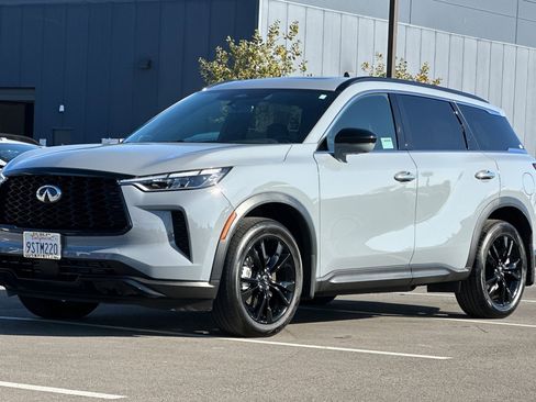 Certified 2025 INFINITI QX60 Luxe w/ Black Edition image 8